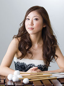 塚越慎子(マリンバ)