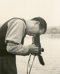 撮影中の塩谷定好(1950年代)