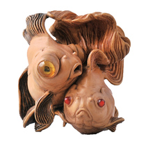 及川空観 《如意》 2001年 朝熊黄楊・琥珀・瑪瑙・鹿角・へご 3.5×4×3.5cm