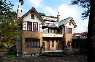 山本有三記念館:南側外観(冬)